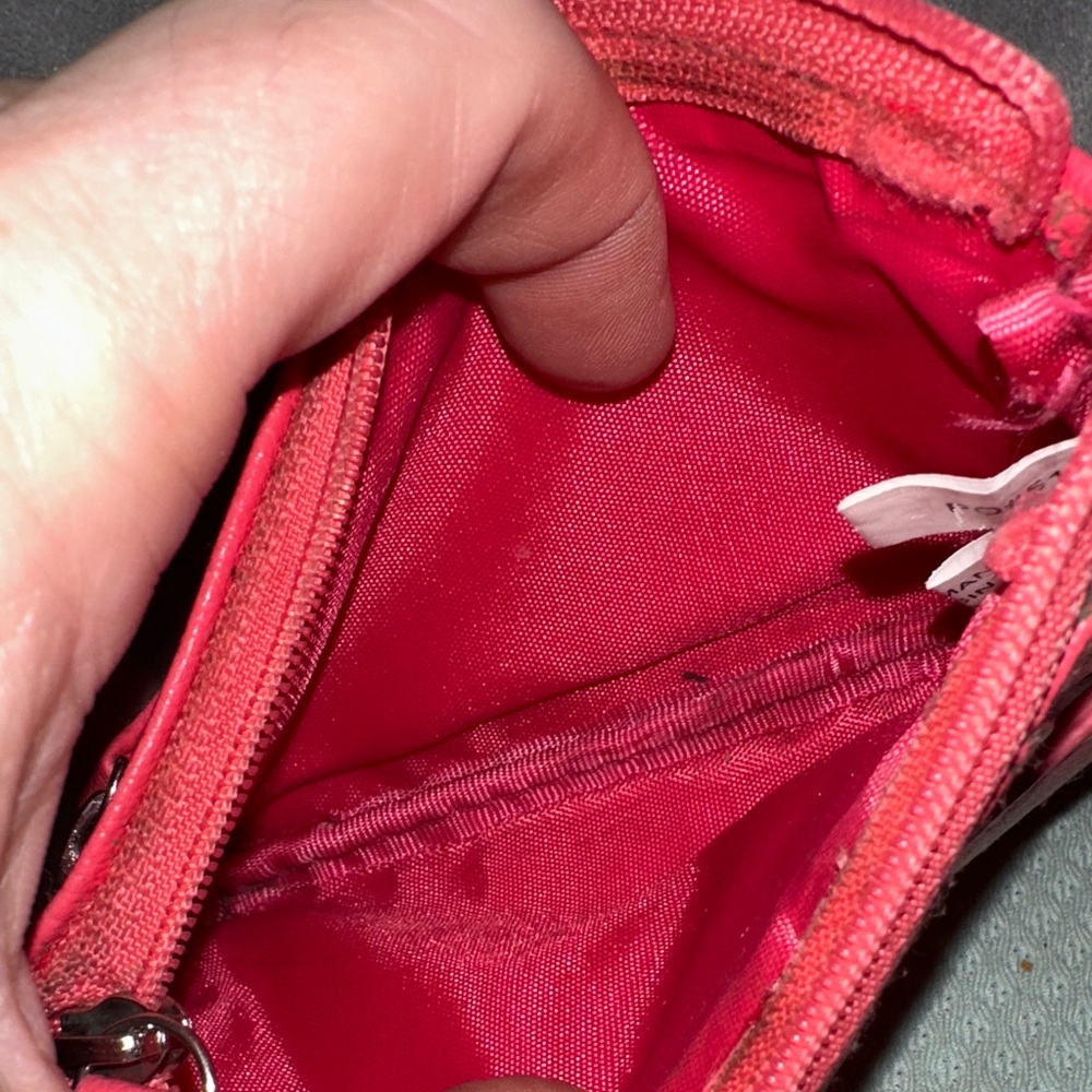 Coral leather wallet has two pockets and holds four cards cute ☺️ - Picture 3 of 6